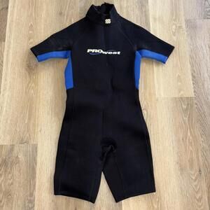 PROwest Wetsuit Size Youth 10 Medium Shorty Black/Blue RN 77131 Style # 0799